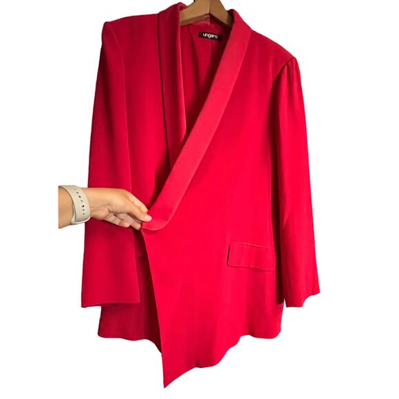 Emanuel Ungaro Red Blazer with Notched Lapels - Picture 5 of 13